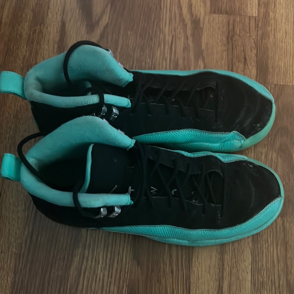 6.5y women used but in decent condition couple scoff marks. Jordan 12s
